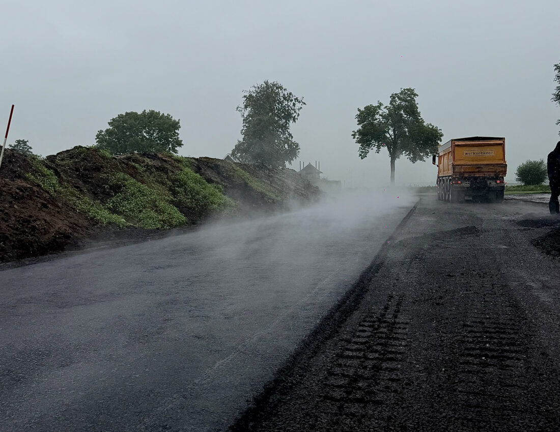 Asfaltransport bedrijfsterrein Dunnink